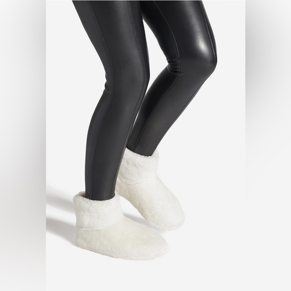 JustFab Lecia Fuzzie Boots Fuchsia, White-NWT - Picture 4 of 10